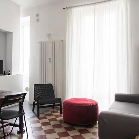 Mico 1 Bedroom Apartment - Youhosty Milan Bagian luar foto