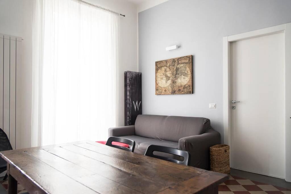 Mico 1 Bedroom Apartment - Youhosty Milan Bagian luar foto