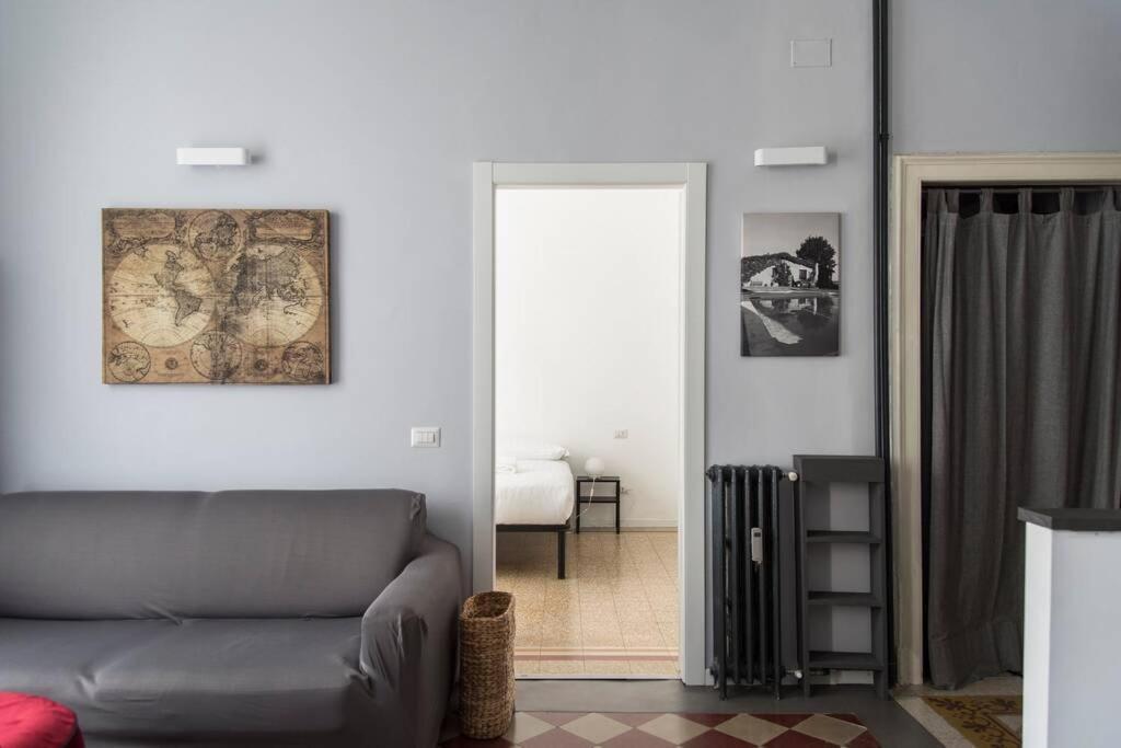 Mico 1 Bedroom Apartment - Youhosty Milan Bagian luar foto